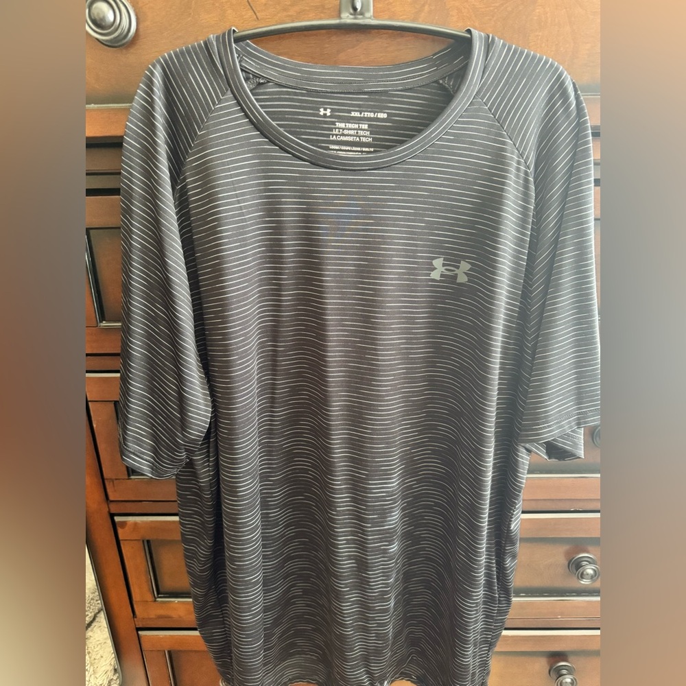 Under Armour Men's Black & White Striped Short Sleeve Performance Tee
